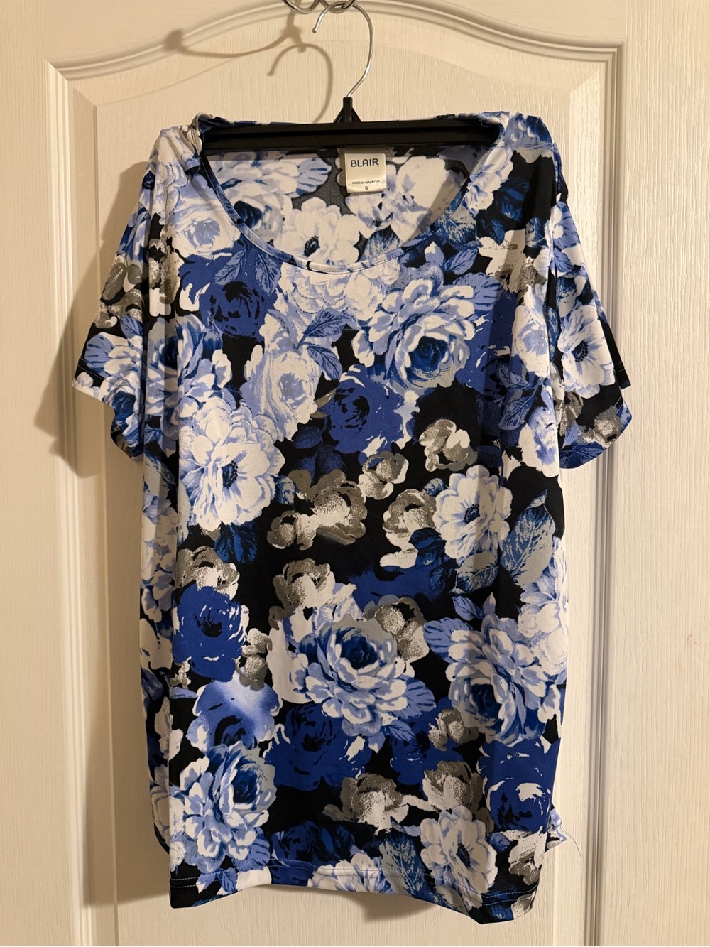 Blair Floral Short Sleeve Tee in Blue, White & Black